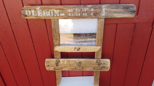 Cadre accroche clés en bois flotté d'Oléron photo scène de pêche