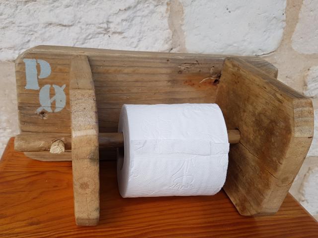Distributeur WC en bois flotté d'Oléron